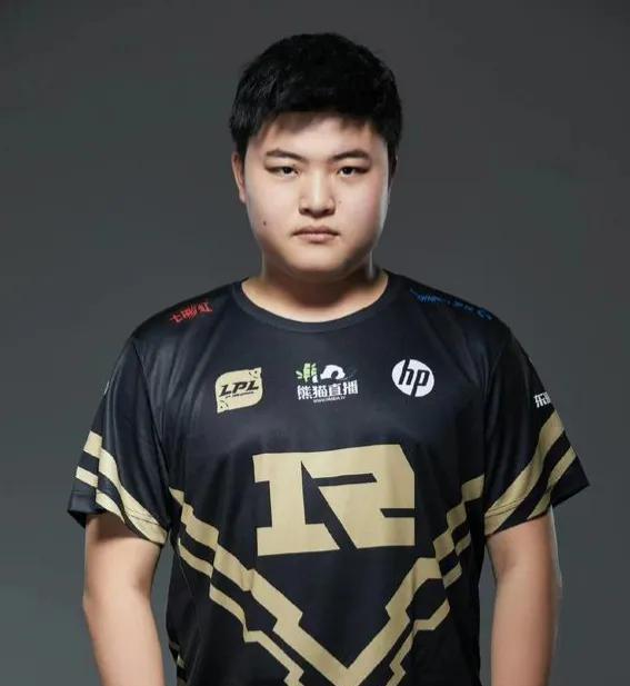 详细阅读:九游体育-Uzi迎来七赛季高光表现,RNG球迷沸腾!的简单介绍 九游体育-Uzi迎来七赛季高光表现,RNG球迷沸腾!的简单介绍